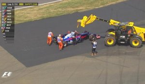 Grand Prix de Grande-Bretagne - Crash entre les deux pilotes de Toro Rosso au 1er tour