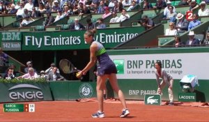 Roland-Garros 2017 : L’incroyable coup droit en plein replacement pour Pliskova (4-5)