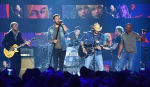 Country Artists Gather to Perform Gregg Allman Tribute at CMT Music Awards 2017 | Billboard News