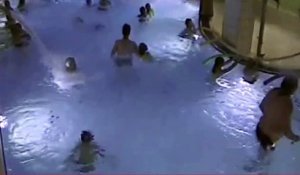 Un garçon se noie dans une piscine et personne ne le voit - Finlande
