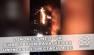Londres: Une tour d'habitation ravagée par un incendie spectaculaire