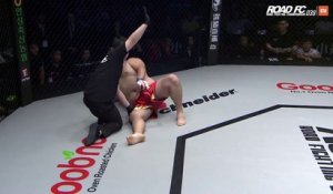 MMA : combat fini en 9 sec après un violent coup des les parties... Douloureux