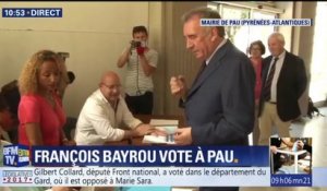 VIDÉO - François Bayrou a voté à Pau