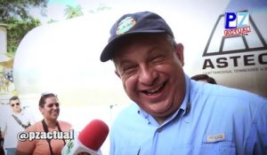Quand le président du Costa Rica avale une guêpe en direct à la TV