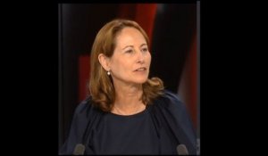Ségolène Royal répond aux questions de Roselyne Febvre (France 24) et de Frédéric Rivière (RFI)