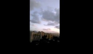Venezuela : un hélicoptère de la police lance des grenades sur la Cour suprême, le président dénonce une "attaque terroriste"