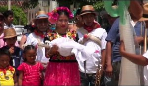 Mexique : le maire d'un village épouse un crocodile