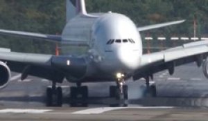 Tempête Xavier: Atterrissage acrobatique d'un A380 en Allemagne