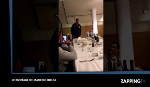 Marcelo Bielsa : Son bizutage provoque la joie de ses joueurs (Vidéo)