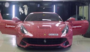 Une Ferrari F12berlinetta stickée Supreme et Louis Vuitton pour un jeune riche de Dubai