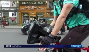 Paris  : les coursiers à vélo protestent contre leurs conditions de travail difficiles