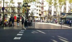 Une fourgonnette percute la foule dans le centre-ville de Barcelone, plusieurs blessés selon la police