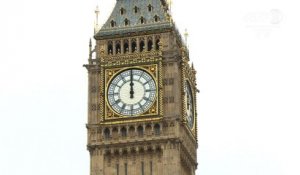 Après les 12 coups de midi, Big Ben plonge dans le silence