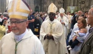 Début de l'ordination de l'évêque Pierre-Antoine Bozo