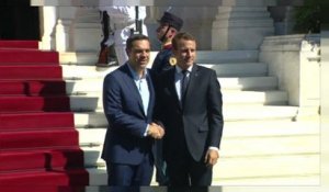 Emmanuel Macron critique le rôle du FMI dans la crise grecque