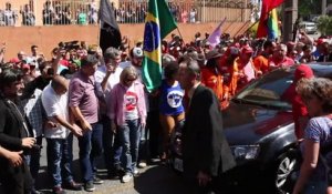 Brésil: Lula se dit victime d'une "chasse aux sorcières"