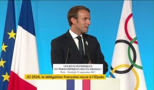 "Ces jeux" "réussissent même à réconcilier Paris et Marseille" plaisante Emmanuel Macron
