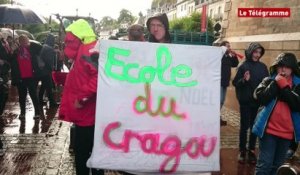 Morlaix. L'école du Cloître-Saint-Thégonnec manifeste