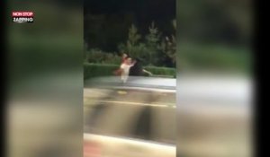 Un homme jette un pack de bière au visage d'une fille, la vidéo choc