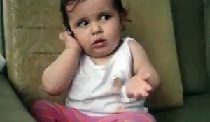 Un Bebe Trop Mignon Imite Sa Maman Au Telephone Sur Orange Videos