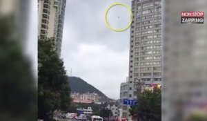 Chine : L’incroyable fuite d’un client refusant de payer sa facture d’hôtel (Vidéo)