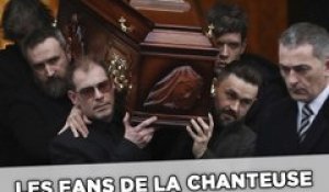 Des milliers de fans rendent hommage à la chanteuse des Cranberries