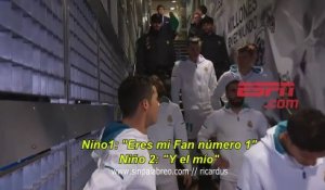 Une fillette se moque de Messi devant Cristiano Ronaldo, et provoque fou rire chez la star du Real Madrid. (vidéo)