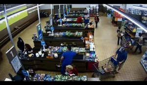 Un braqueur arrêté par les clients d'un supermarché ALDI aux Etats-Unis !