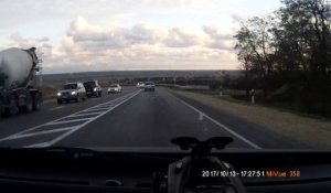 Russie : La fumée d'un incendie provoque des accidents dans une autoroute !