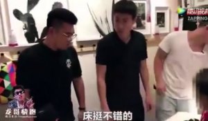 Chine : Ils font la sieste dans des lits chez Ikea et sont brutalement chassés (vidéo)