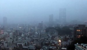 Terrifiante alerte aux typhons à Tokyo : un vrai film d'horreur !