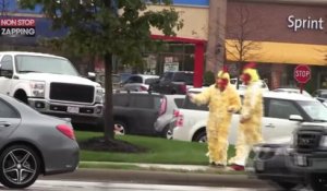 Des personnes déguisées en poulet se bagarrent en pleine rue, l’étonnante vidéo