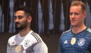 International - L'Allemagne dévoile son maillot vintage pour le Mondial 2018