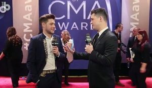Niall Horan Reacts to his #1 Debut for "Flicker" | CMA Awards 2017