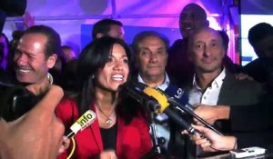 La première déclaration de Samia Guali au milieu de ses supporters (Images S Riou)