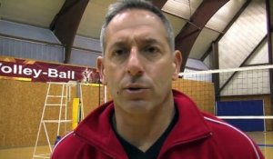 L'entraîneur du Martigues Volley Ball Christophe Charroux avant le déplacement à Orange