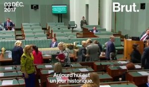 Un député australien demande son compagnon en mariage en pleine séance au parlement