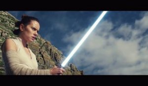 Sabres Lasers doublés par un "Woa" dans Star Wars - The Last Jedi - Owen Wilson