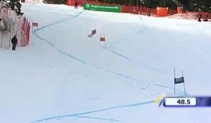 Prendre le drapeau de slalom à ski entre les jambes... Douleur..