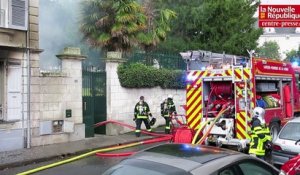 VIDEO. Châtellerault : une belle demeure ravagée par les flammes en centre-ville