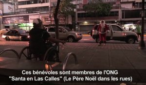 Venezuela : Un Père Noël rend visite à des sans-abris