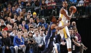 NBA : Curry crucifie les Mavericks !