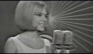 France Gall gagne l'Eurovision 1965 avec "Poupée de cire, poupée de son" pour le Luxembourg