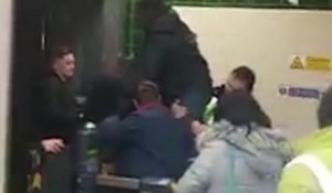 Un homme se coince le pénis en sautant une barrière du métro pour frauder