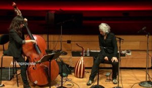 Duo Sarah Murcia, contrebasse  et Kamilya Jubran, voix et oud (extrait) - A l'improviste