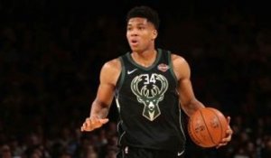 Play of the Day: Giannis Antetokounmpo