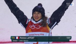 JO 2018 : Ski Acrobatique/Bosses - La cérémonie après la victoire de Perrine Laffont