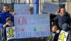 Mobilisation contre le projet de fermeture de classes en Mayenne