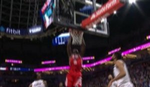 Capela Two-Handed Slam