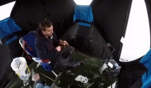La mauvaise idée de mettre une tente sur un lac gelé pour pecher!